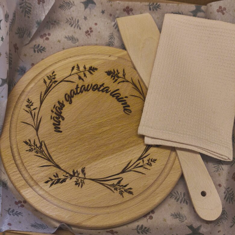 Komplekts Apaļš dēlītis, lāpstiņa un dvielītis