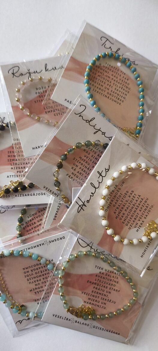 Smalka akmens pērlīšu aproce