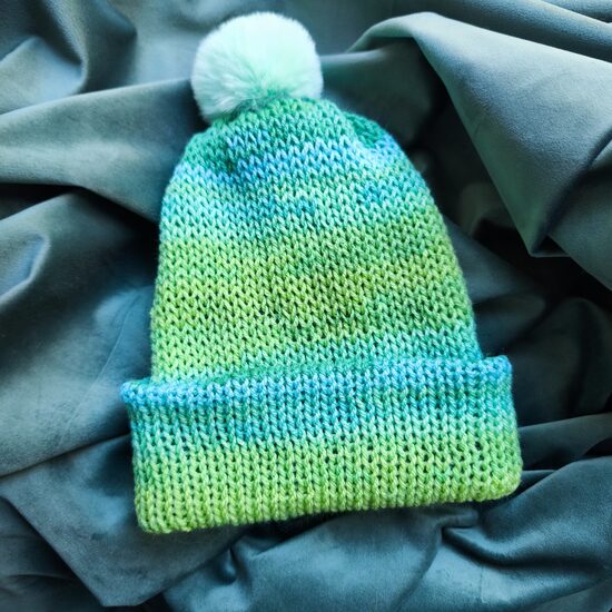 Cepure Krāsaina Zaļi zila Beanie