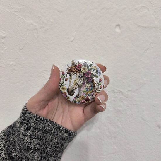 Mazs spogulītis Ziedošs zirgs