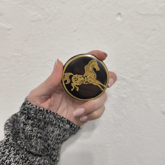 Mazs spogulītis Zelta zirgs