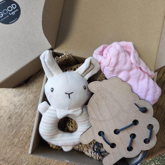 Dāvanu komplekts: zaķis, aitiņa, muslima mazgāšanas lupatiņa