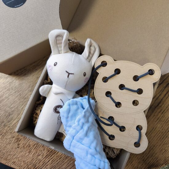 Dāvanu komplekts: zaķis, lācītis, muslima mazgāšanas lupatiņa