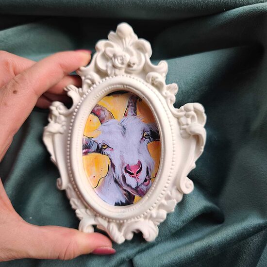 Small Vintage Décor – Goat