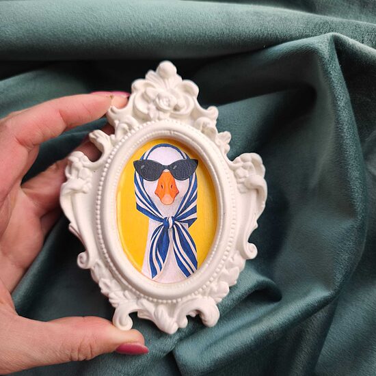 Small Vintage Décor – Goose with a Scarf