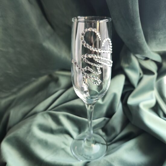 Personalizēta glāze ar kristāliem un vārdu