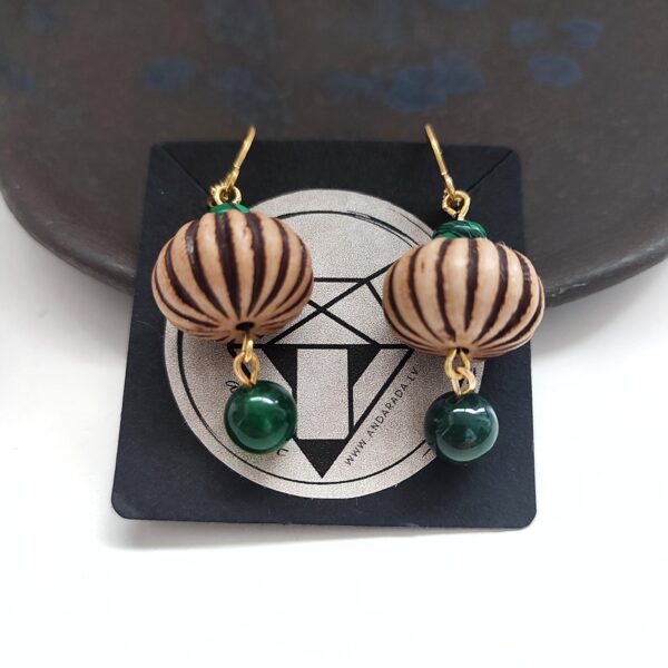 auskari - Brūni akrila ar zaļiem nefrītiem un malahītu