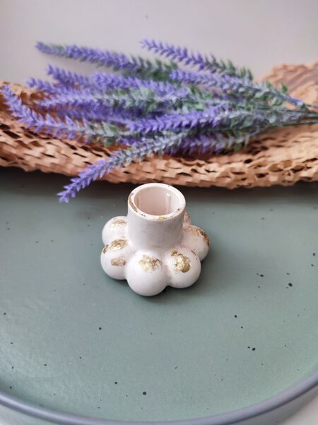 Svečturis balti pelēks ar zelta un sudraba krāsu