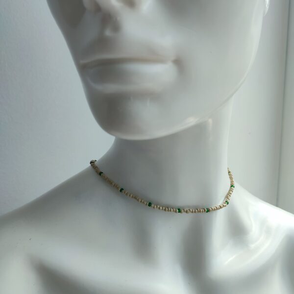 Smalku kristāliņu čokers #bēšs #zaļš