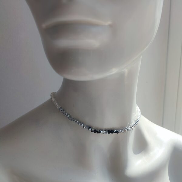 Smalku kristāliņu čokers #caurspīdīgs #pelēks