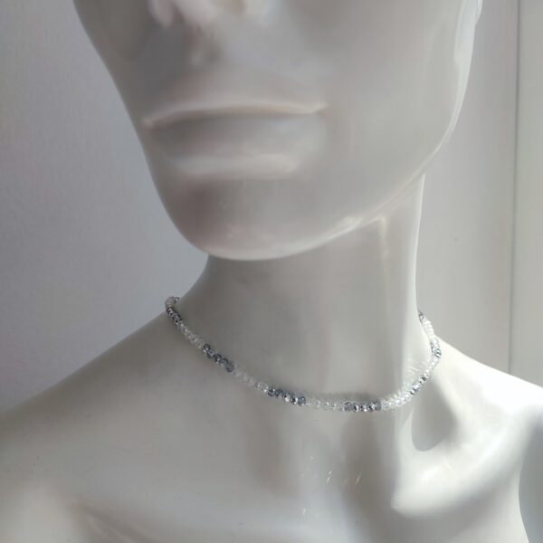 Smalku kristāliņu čokers #pelēks #caurspīdīgs