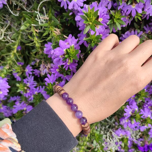 Coconut and amethyst adjustable bracelet